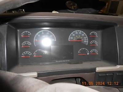 Volvo VNL Instrument Panel Cluster