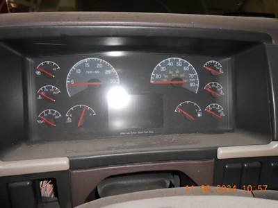 Volvo VNL Instrument Panel Cluster