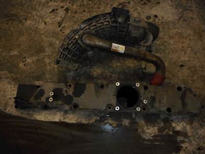 Detroit DD15 Intake Manifold