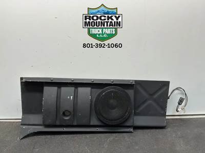 Used Peterbilt 579 6.5" Mid-Woofer Speaker Panel, Part # 20-16278L, 16-07579