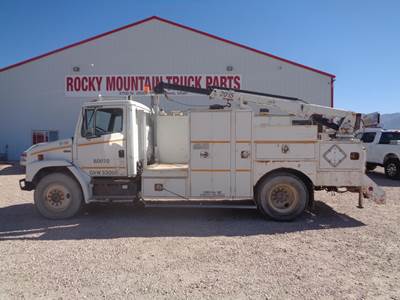 Freightliner FL70 Mechanic / Service Truck - Caterpillar, 9 Speed Manual