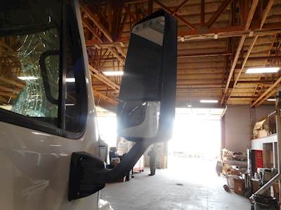 Freightliner Cascadia Right Mirror