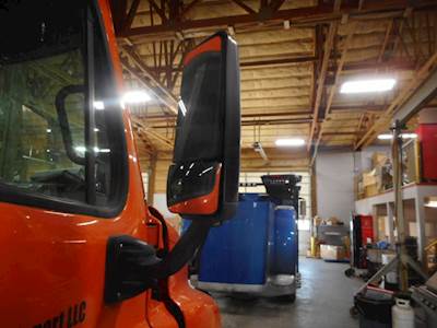 Freightliner Cascadia Right Mirror