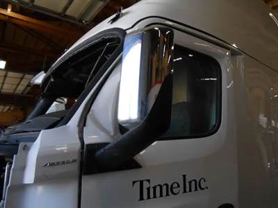 Freightliner Cascadia Left Mirror