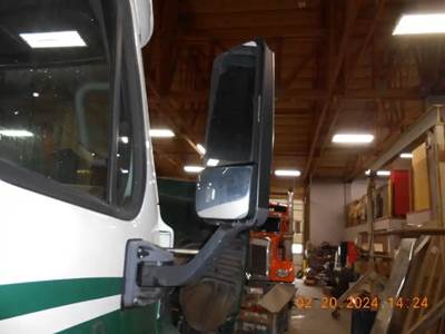 Freightliner Cascadia Right Mirror