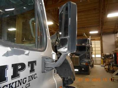 Freightliner Cascadia Right Mirror