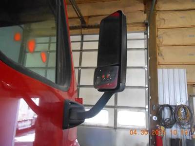 Freightliner Cascadia Right Mirror