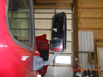 Freightliner Cascadia Right Mirror