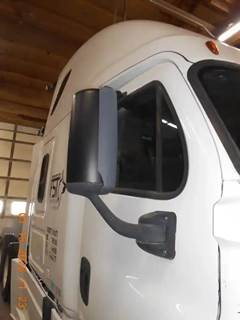 Freightliner Cascadia Right Mirror