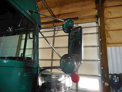Freightliner Classic XL Right Mirror