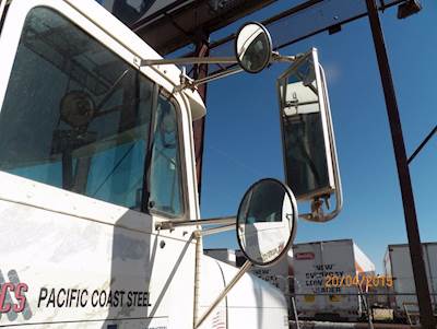 Freightliner FLD Mirror