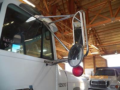 Freightliner FLD Right Mirror