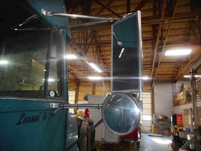 Freightliner FLD Right Mirror