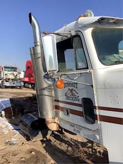 Freightliner FLD120T Classic Mirror for a 1988 Freightliner FLC120T CLASSIC