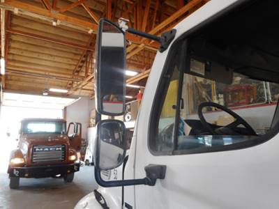 Freightliner M2 Mirror for a 2005 Freightliner M-2 BUSINESS CLASS