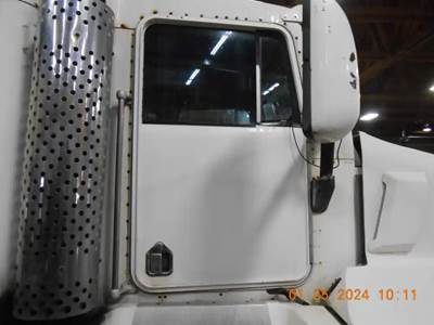 Kenworth T600B Right Mirror