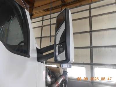 Kenworth T680 Right Mirror