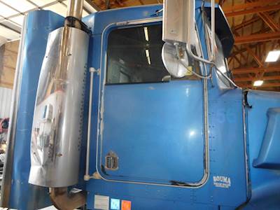 Kenworth T800 Right Mirror