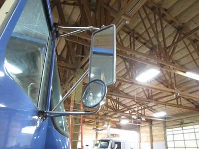 Volvo / WhiteGMC WG Right Mirror for a 1989 Volvowhitegmc WG