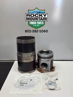 Cummins N14 Piston / Rod