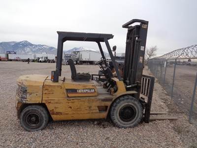 Caterpillar DP45 Pneumatic Tire Forklift