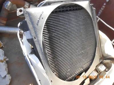 Peterbilt 379 Radiator
