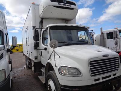 Freightliner M2 106 Refrigerated Truck - Automatic, Thermo King, Liftgate