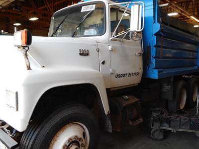 Ford 9000 Salvage Truck