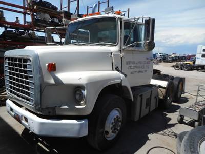 Ford L9000 Salvage Truck