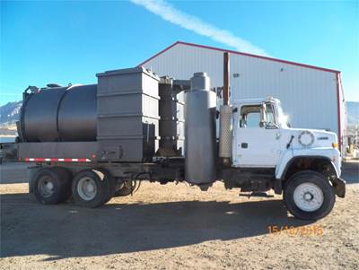 Ford L9000 Salvage Truck