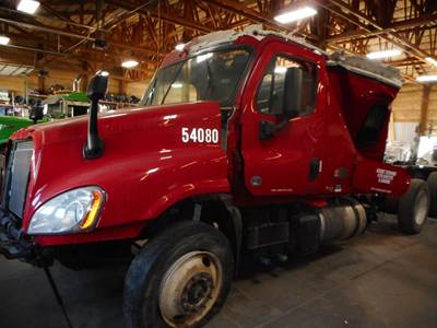 Freightliner Cascadia Salvage Truck
