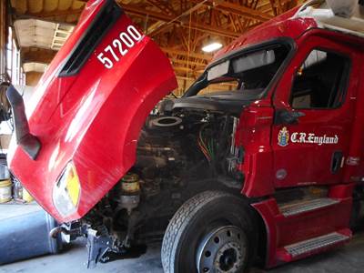 Freightliner Cascadia Salvage Truck