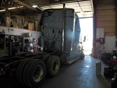 Freightliner Cascadia Salvage Truck