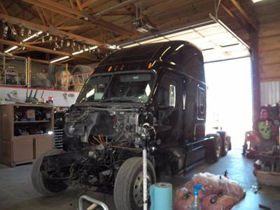 Freightliner Cascadia Salvage Truck