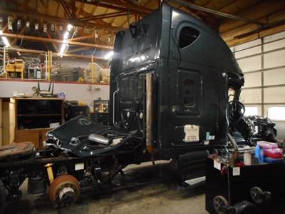 Freightliner Cascadia Salvage Truck