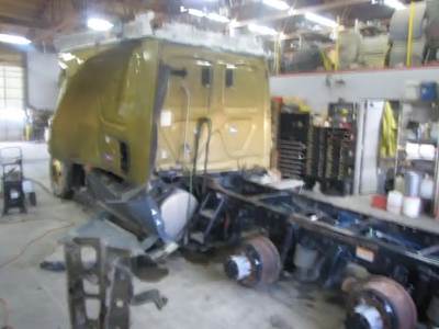 Freightliner Cascadia Salvage Truck