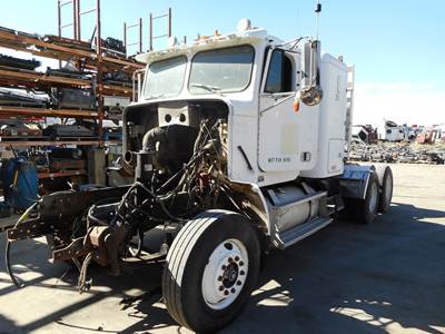 Freightliner Columbia 112 Salvage Truck