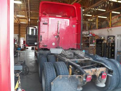 Freightliner Columbia 120 Salvage Truck