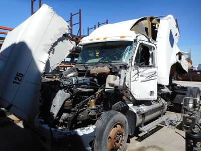 Freightliner Columbia Salvage Truck