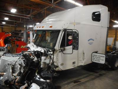 Freightliner Columbia Salvage Truck