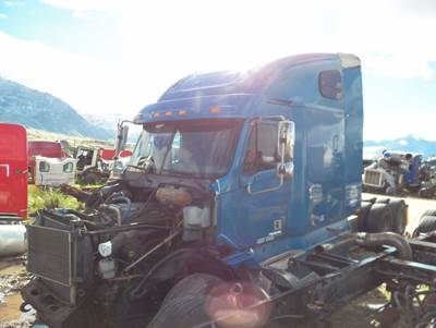 Freightliner Columbia Salvage Truck