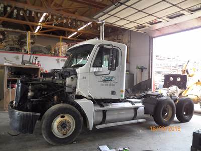 Freightliner Columbia Salvage Truck