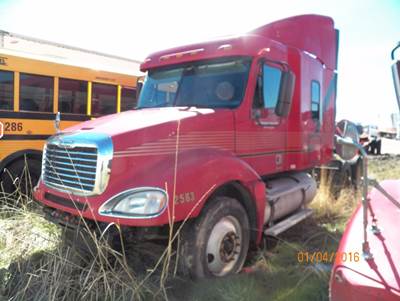 Freightliner Columbia Salvage Truck