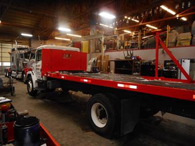Freightliner FL70 Salvage Truck