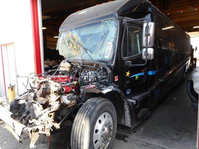 Freightliner FL70 Salvage Truck