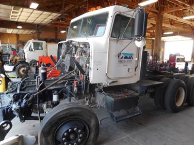Freightliner FLD Salvage Truck