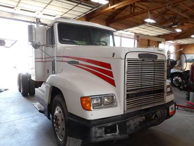Freightliner FLD Salvage Truck