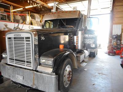 Freightliner FLD Salvage Truck
