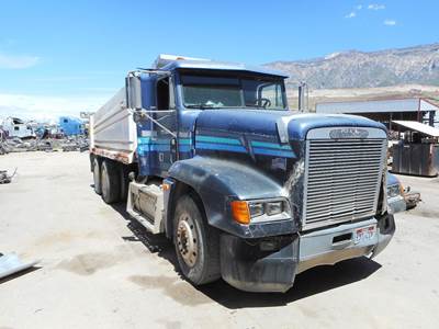Freightliner FLD Salvage Truck