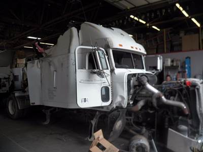 Freightliner FLD Salvage Truck
